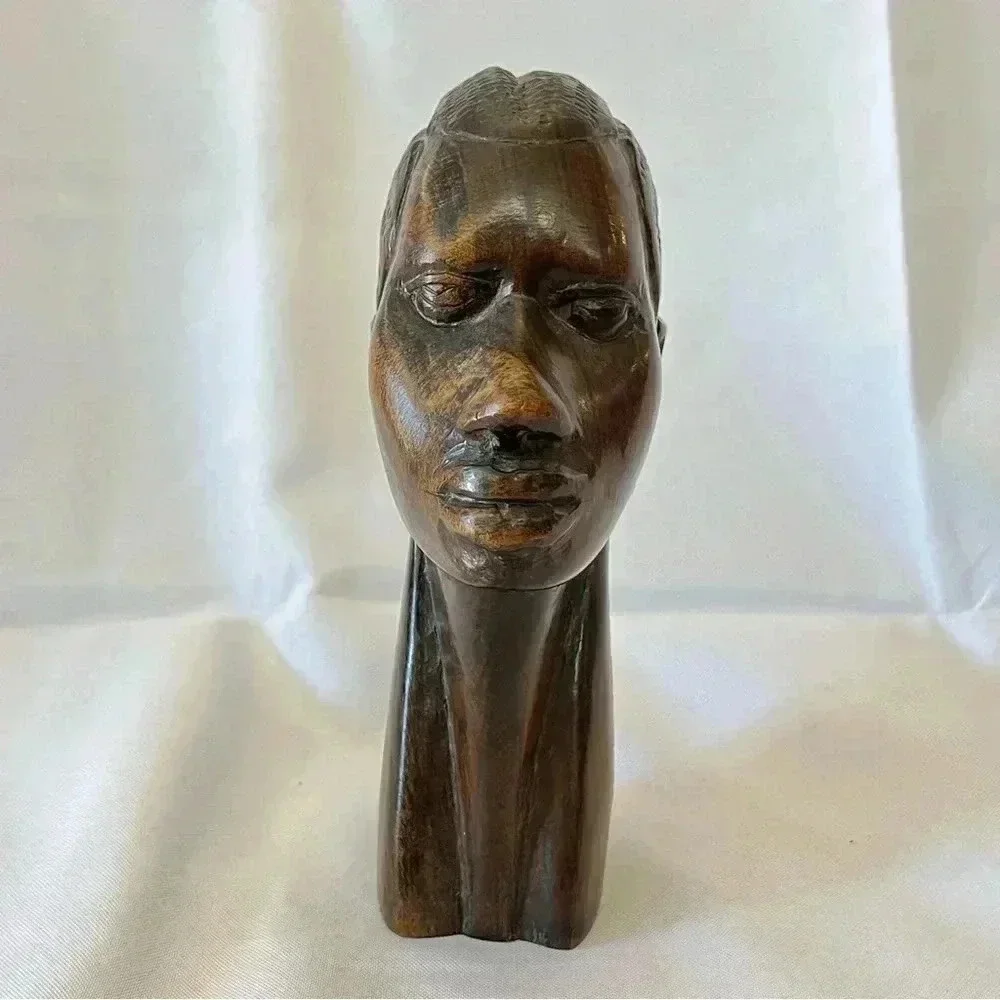 Gorgeous Hand Carved Wood Sculpture of African Woman - Picture 3 of 5